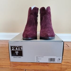 FRYE Renee Seam Short Booties